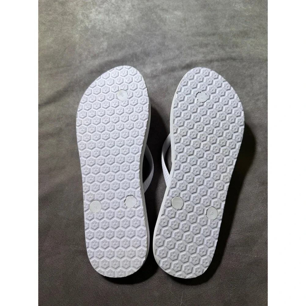No Boundaries Mens White Flip Flop Sandals Size 9 Thong Beach Shoes 0166